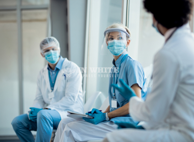 Як вибрати медичний одяг для роботи в зоні ризику зараження інфекційними хворобами