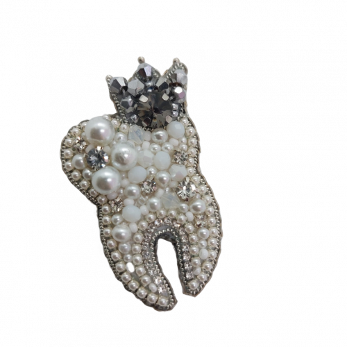 Брошка "Зуб з короною" Ручна робота