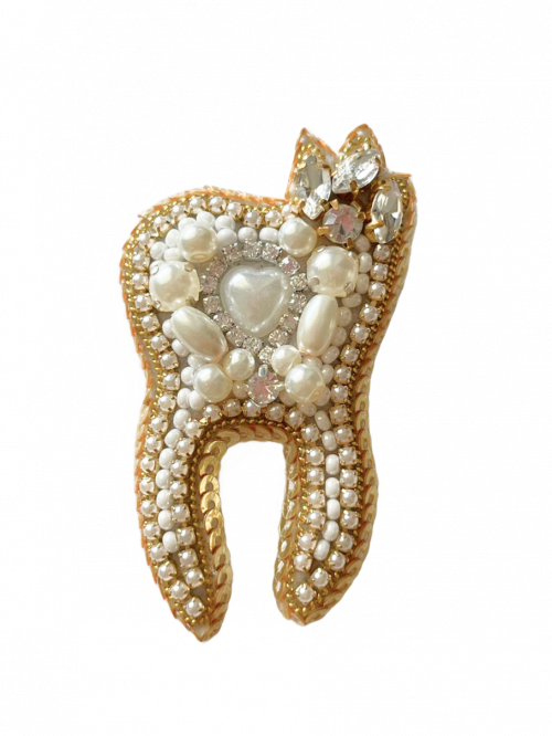 Брошка "Зуб з короною. серце" Ручна робота