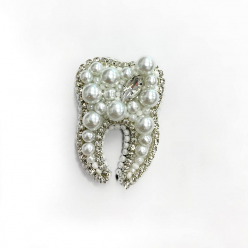 Брошка "Зуб" Ручна робота